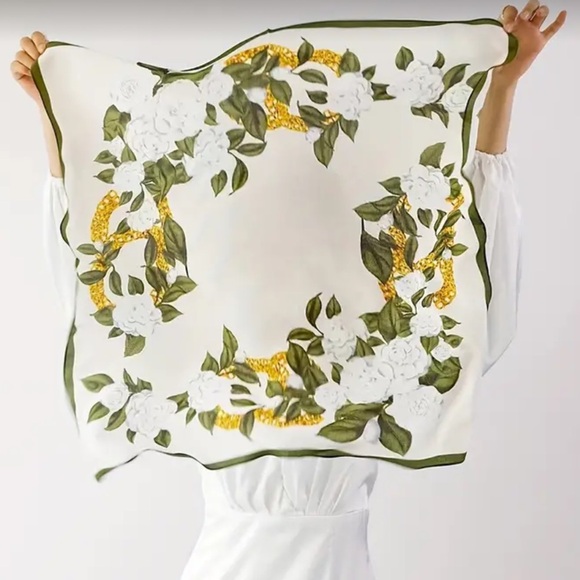 NEWT FLORAL SCARVE SATIN NECK. - Picture 8 of 9